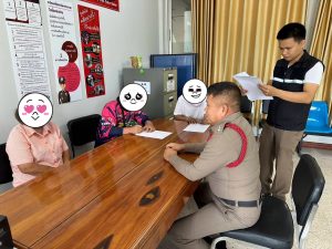 พ.ต.ต.ชลพรรษ ขวัญศรี สว.(สอบสวน) ฯ ไกล่เกลี่ยข้อพิพาทในคดีจราจร