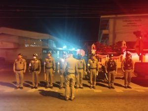 พ.ต.ท.สฤษฏ์พงศ์  จุลพันธ์ สวป. สภ.วิเศษชัยชาญ พร้อม เวร 20 กำลังสายตรวจ , จราจร  รวม 10 นาย ตั้งจุดตรวดกวดขันวินัยจราจร  ป้องกันอาชญากรรม