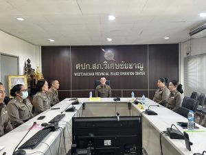 พ.ต.อ.เมธา วงศ์อนันต์นนท์  รอง ผบก.ภ.จว.อ่างทอง  พร้อมด้วย คณะชุดตรวจสอบจาก สตส. ว.10 สภ.วิเศษชัยชาญ